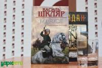 Сектор критики у книгарні Є